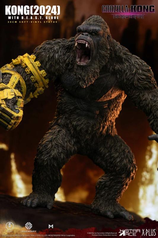 Godzilla vs. Kong: The New Empire Soft Vinyl Statue Kong with B.E.A.S.T. Glove 30 cm 3