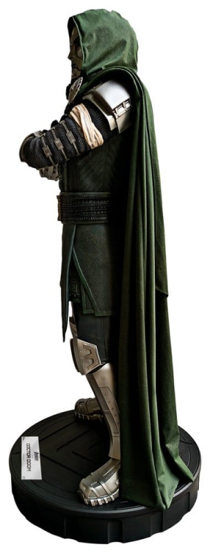 Marvel Avengers: Doomsday Life-Size Statue Doctor Doom 198 cm 5