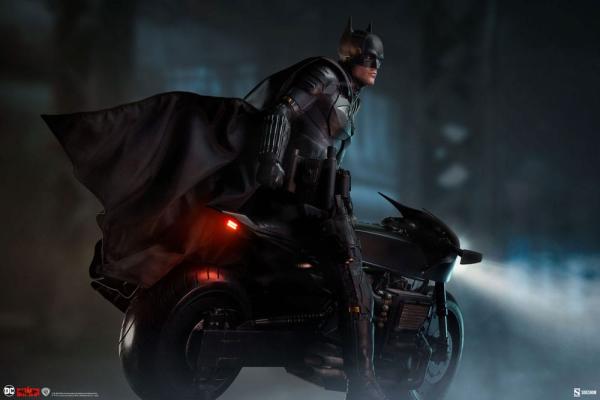 The Batman: The Batman 48 cm Premium Format Statue - Sideshow Collectibles