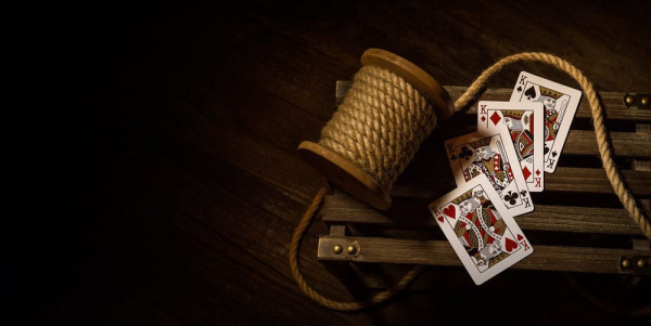 Monarchs Playing Cards Red 3