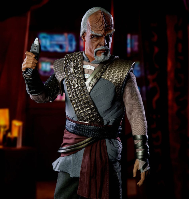 Star Trek: Picard Action Figure 1/6 Worf 30 cm 2