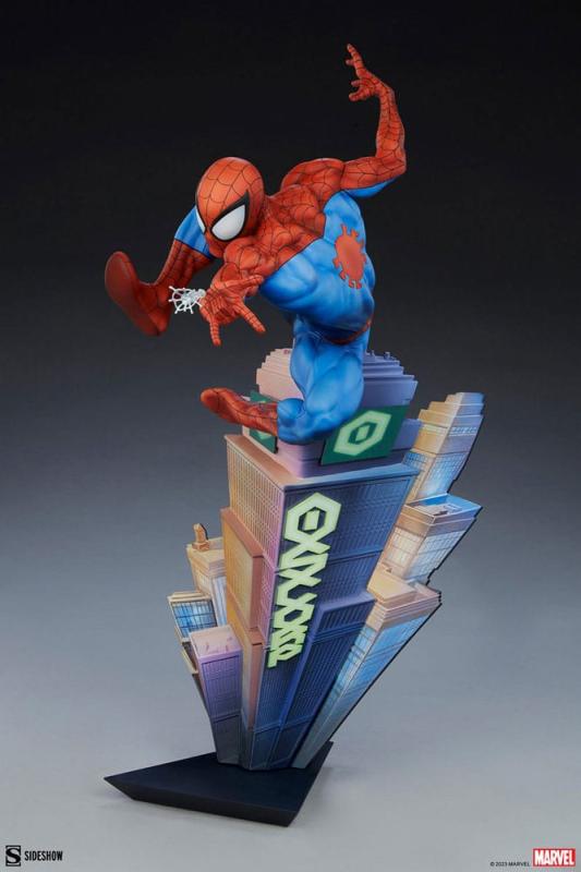 Marvel: Spider-Man 55 cm Premium Format Statue - Sideshow Collectibles