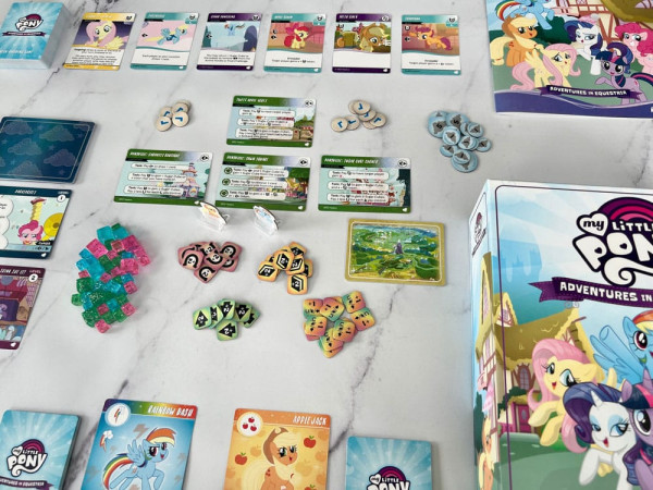 My Little Pony card game Deck-Building Adventures in Equestria *Englische Version* 2