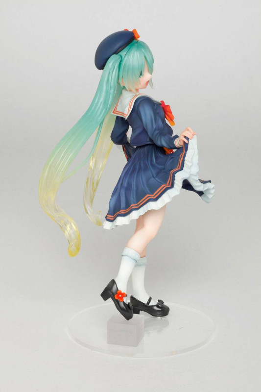 Vocaloid PVC Statue Hatsune Miku 3rd Season Autumn Ver. (re-sales) 18 cm 8