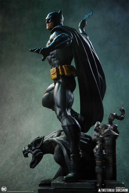 DC Comics Maquette 1/6 Batman (Black and Gray Edition) 50 cm 1