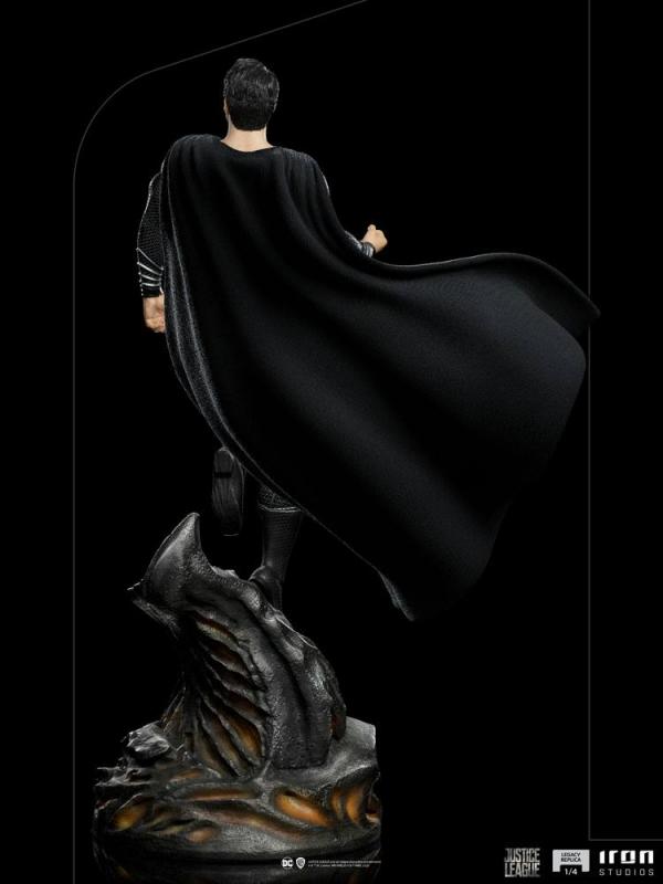 Zack Snyder's Justice League: Superman Black Suit 1/4 Art Scale Statue - Iron Studios