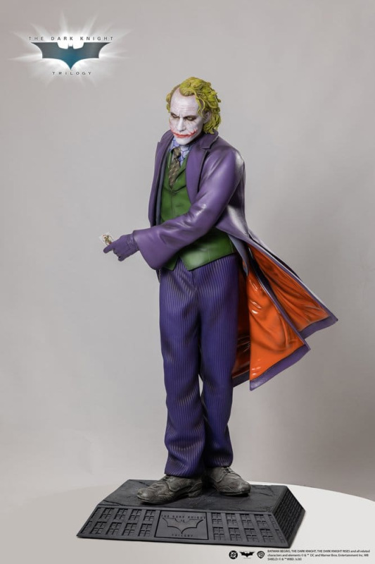 Batman The Dark Knight Life-Size Statue Joker 200 cm 2