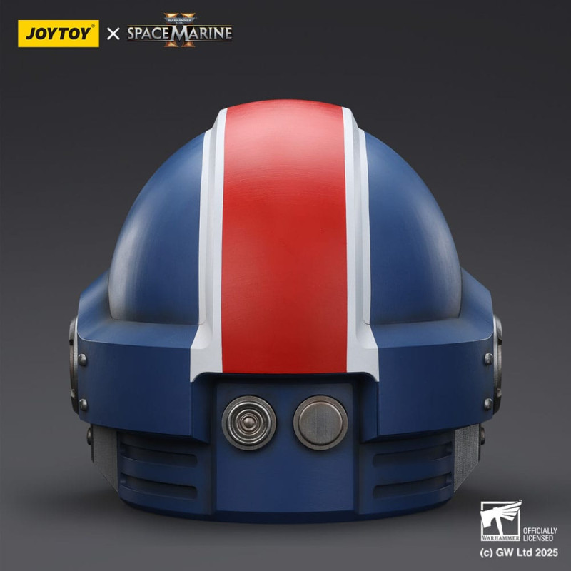 Warhammer 40,000: Space Marine 2 Replica Ultramarines Lieutenant Titus helmet 30 cm 3
