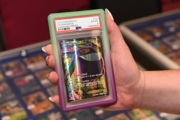 Evoretro Bumper for PSA Graded Card Slab Gradient Green-Purple Glitter 1