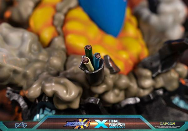 Mega Man X4: X Finale Weapon 45 cm Statue - First 4 Figures