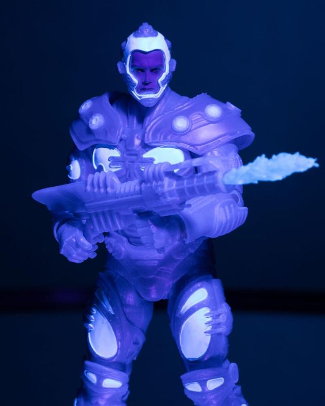 Batman & Robin DC Multiverse Action Figure Mr. Freeze (Black Light Edition) (Gold Label) 18 cm 5