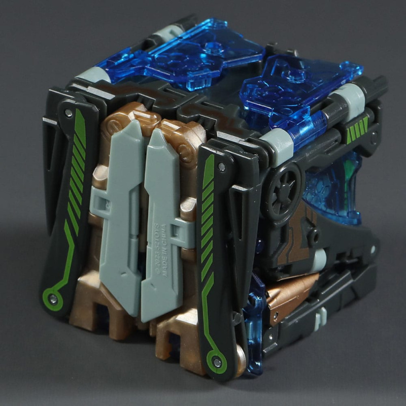 Beastbox Figure Cubes BB-64 Radioheadar (Bat) 31 cm 7