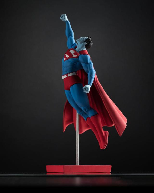 DC Direct Statue 1/10 Superman Red and Blue: Superman by Gary Frank Limited Edition 26 cm 5