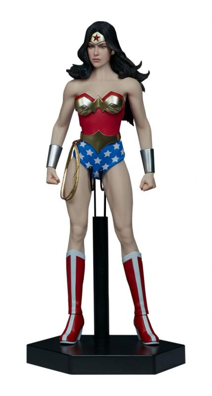 DC Comics: Wonder Woman - Figure 1/6 - Sideshow