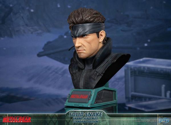 Metal Gear Solid: Solid Snake 31 cm Grand Scale Bust - First 4 Figures