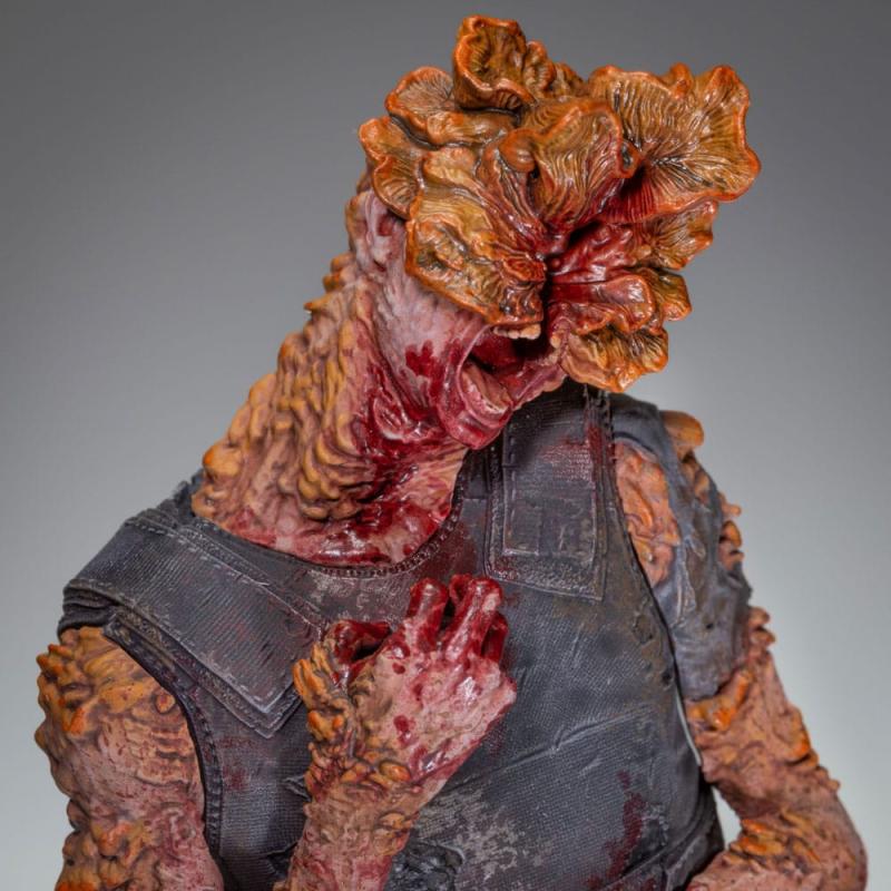 The Last of Us: Armored Clicker 22 cm Part II PVC Statue - Dark Horse
