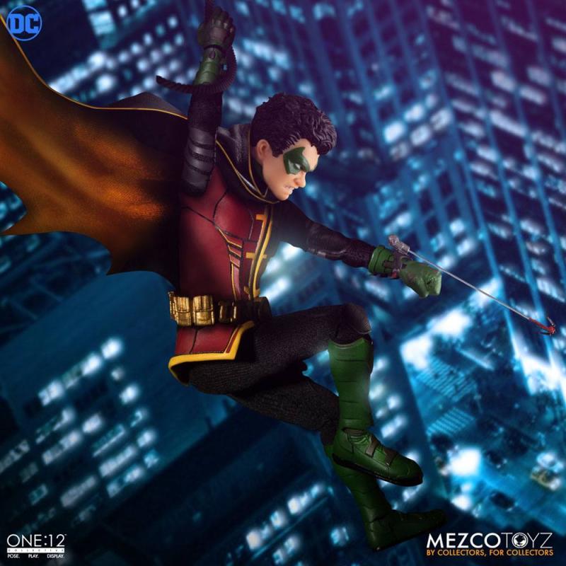DC Comics: Robin 1/12 Action Figure - Mezco Toys