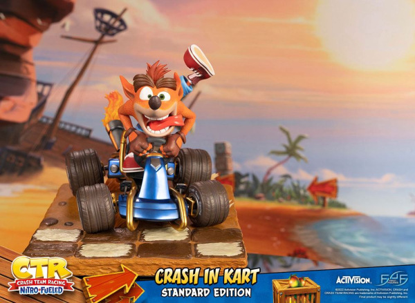 Crash Team Racing Nitro-Fueled Statue Crash in Kart 31 cm 5