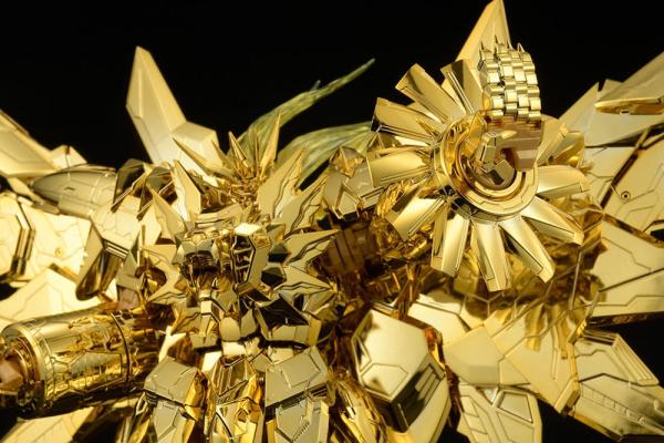 The King of Braves GaoGaiGar Amakunitech Plastic Model Kit Genesic Gaogaigar The Golden Destroyer 18 6