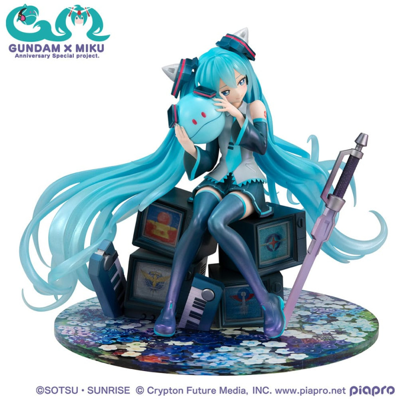 Mobile Suit Gundam x Hatsune Miku Lucrea PVC Statue Hatsune Miku x OO Gundam 45th Anniversary 17 cm 1