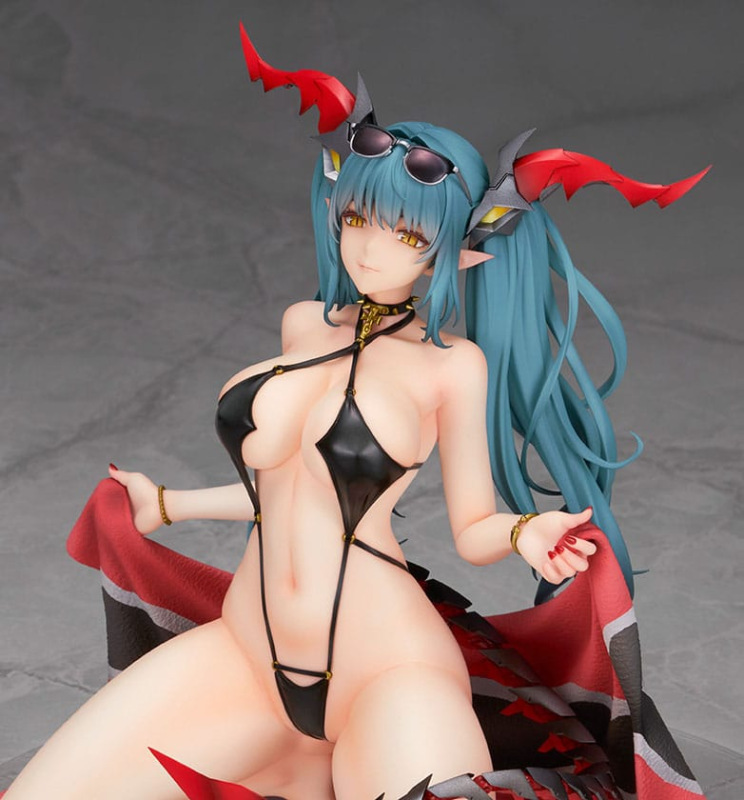 Azur Lane PVC Statue 1/7 Regensburg Dark Dragon and the Coast of Light Ver. 16 cm 3
