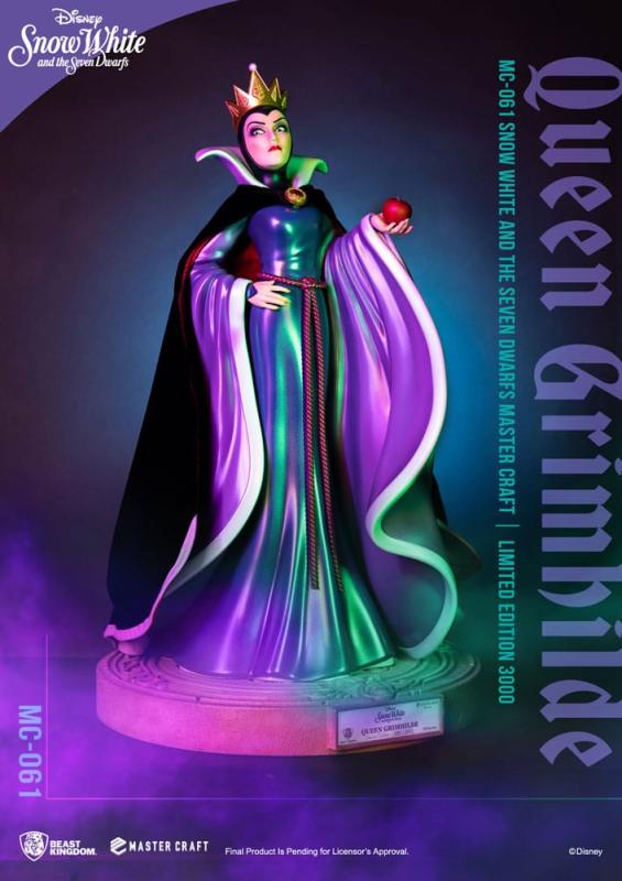 Disney Snow White and the Seven Dwarfs: Queen Grimhilde 41 cm Master Craft Statue - BKT