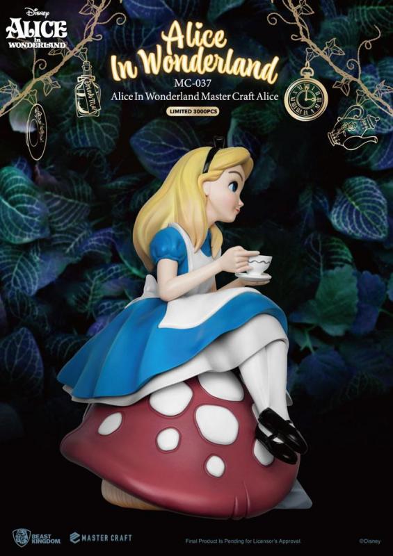 Alice In Wonderland: Alice 36 cm Master Craft Statue - Beast Kingdom Toys