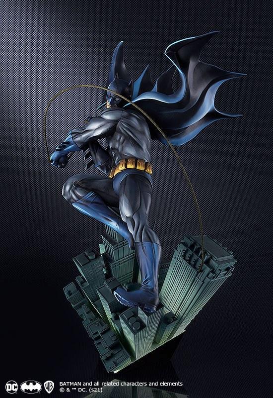 DC Comics: Batman 1/6 Art Respect Statue - Good Smile Company