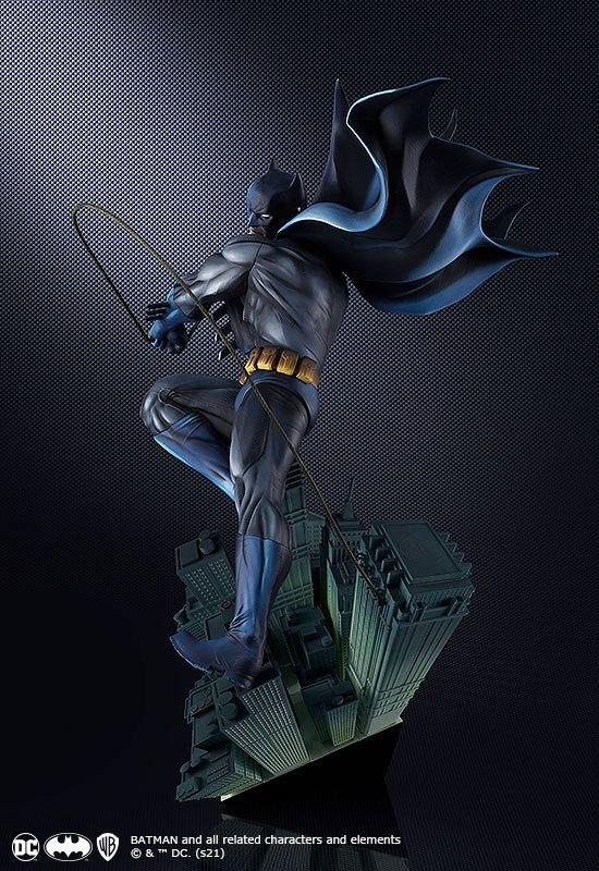 DC Comics: Batman 1/6 Art Respect Statue - Good Smile Company