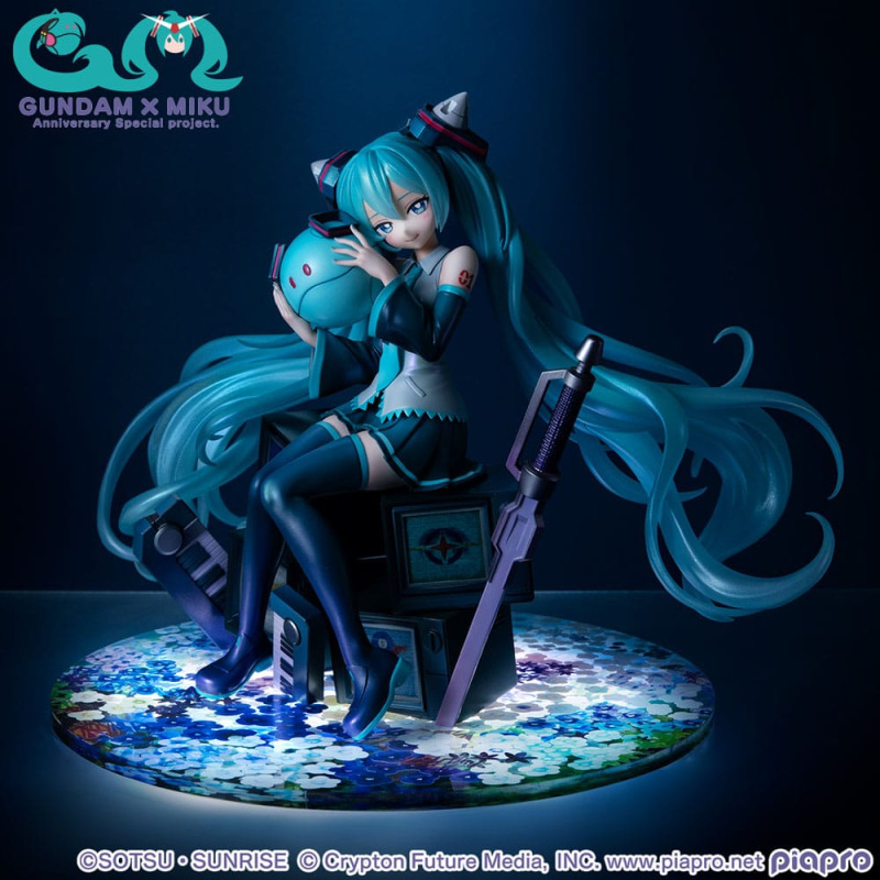Mobile Suit Gundam x Hatsune Miku Lucrea PVC Statue Hatsune Miku x OO Gundam 45th Anniversary 17 cm 6