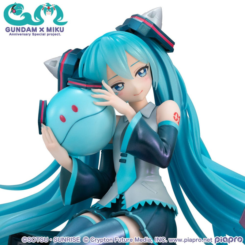 Mobile Suit Gundam x Hatsune Miku Lucrea PVC Statue Hatsune Miku x OO Gundam 45th Anniversary 17 cm 4
