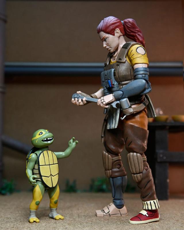 Teenage Mutant Ninja Turtles (The Last Ronin The Lost Years) Action Figure Grammy April with Baby Yi 9